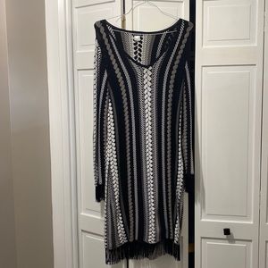 VENUS Black and White Patterned Dress